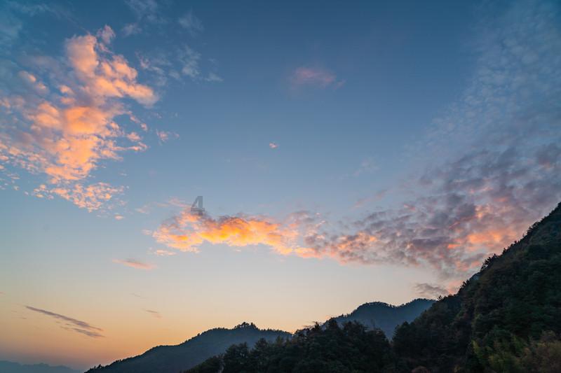 如何评价《漫长的季节》大结局？其中有哪些值得关注的剧情点？游戏画面