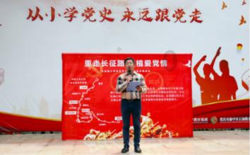 迷路的可爱男孩