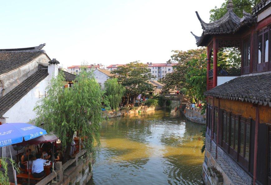 观山湖灯会庙市开市啦!下班快来逛吃逛吃~